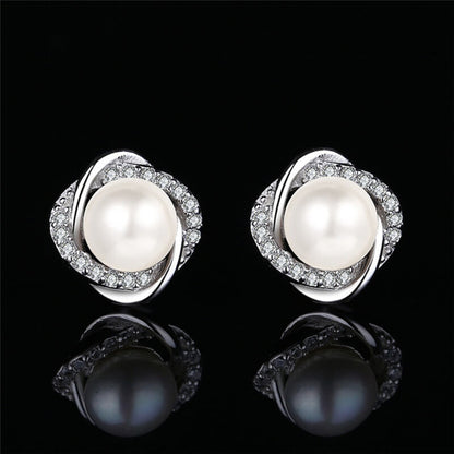 Lucky Clover Pearl Ear Studs