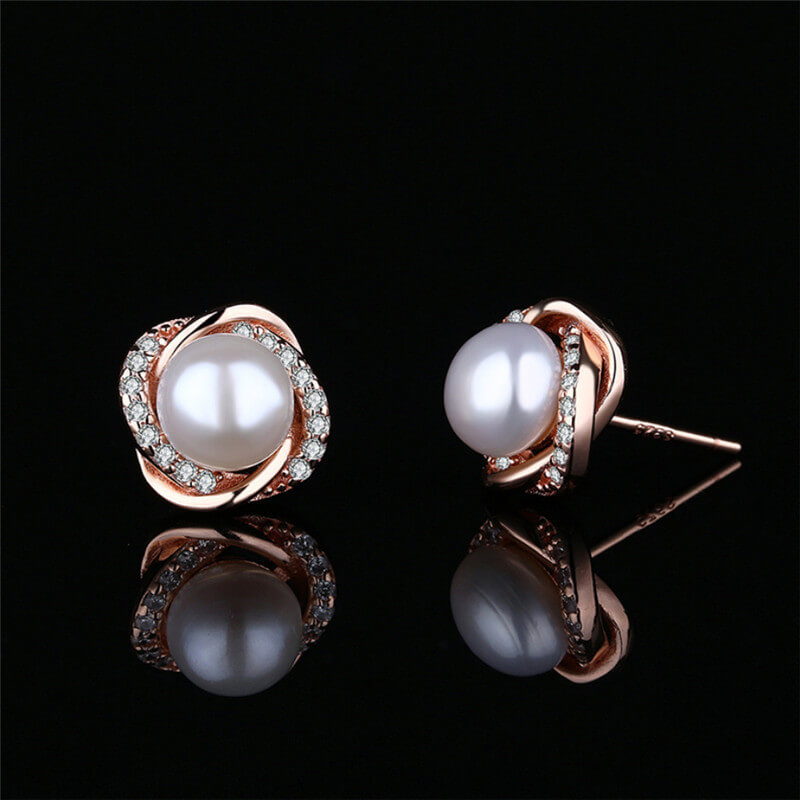 Lucky Clover Pearl Ear Studs